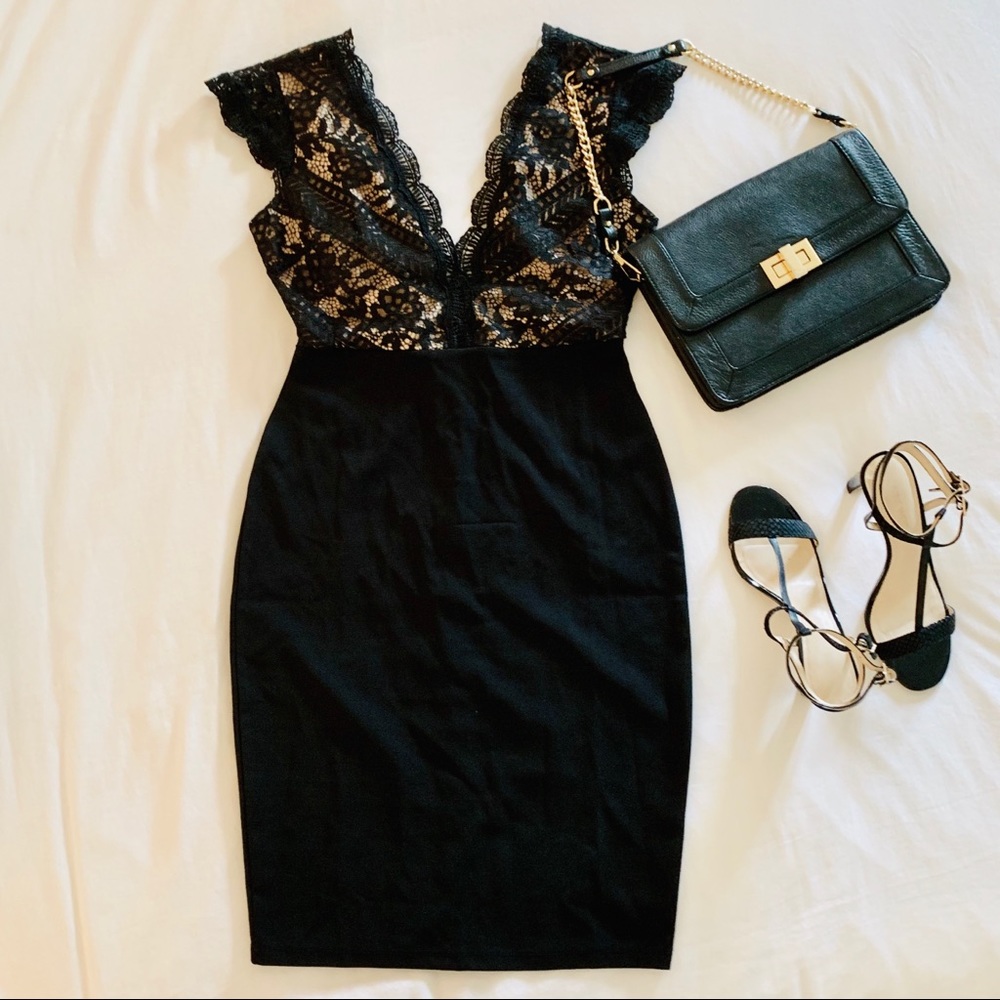 ❌SOLD❌Sassy black lace dress Haute Monde